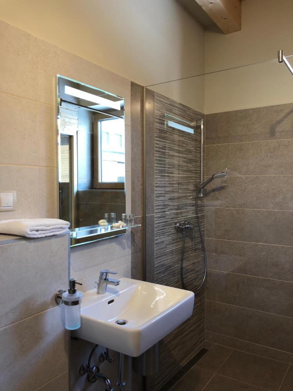 Hs - Rockhaus Aparthotel Pruggern Buitenkant foto